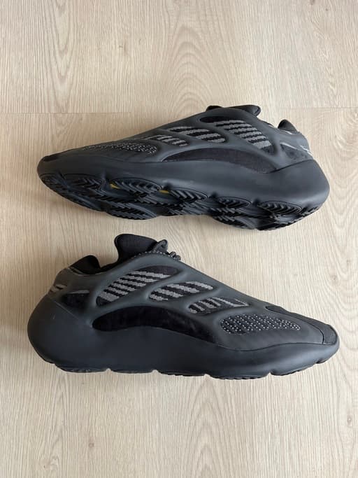 Yeezy 700 V3 'Dark Glow' (2021)