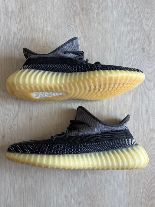 Yeezy Boost 350 V2 'Carbon' (2020)